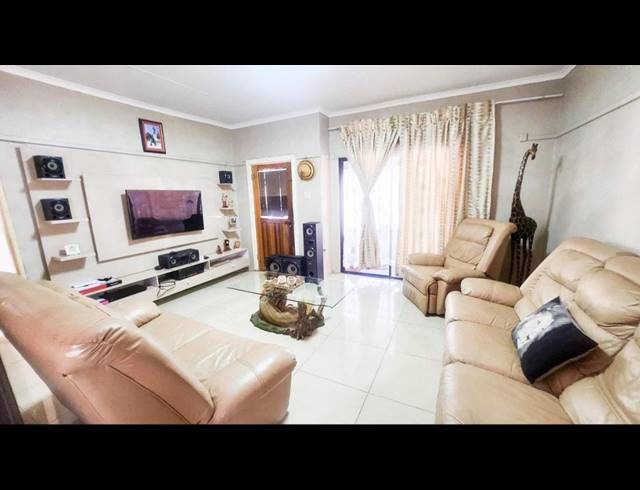 3 BEDROOM FREESTANDING FOR SALE IN STILFONTEIN EXT 1